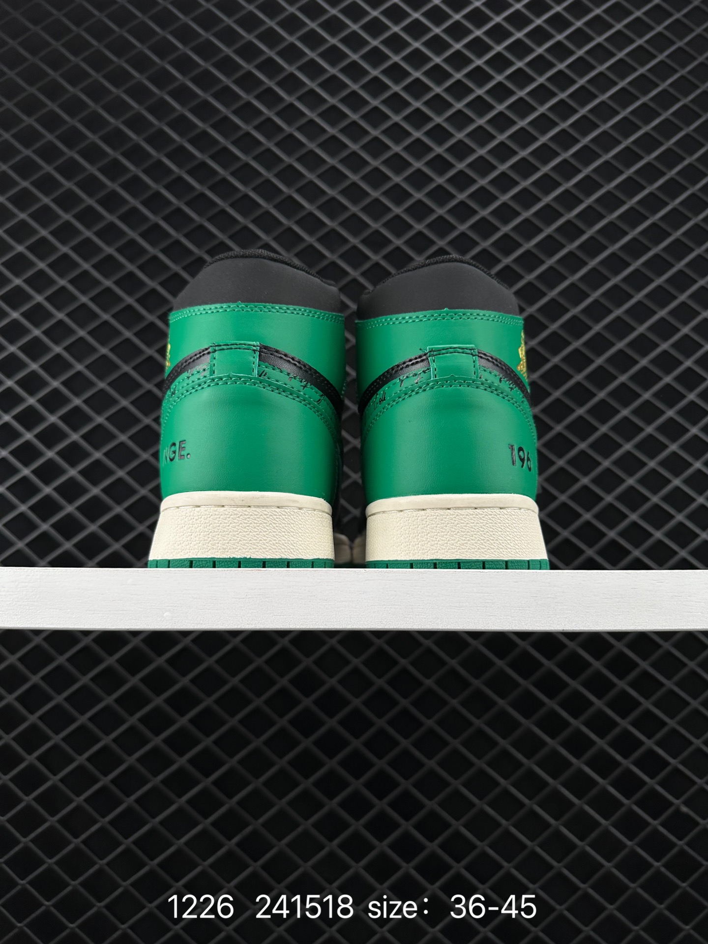 Nike Air Jordan 1 Retro High OG”Black/White“